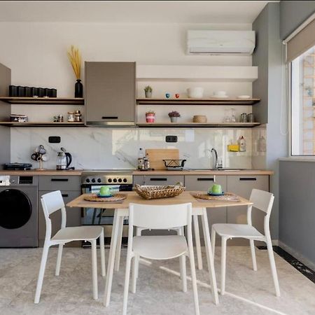 Loft With Private Parking Apartment Athena Bagian luar foto