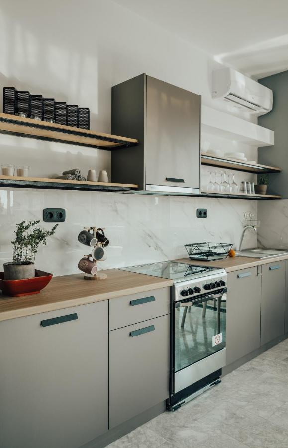 Loft With Private Parking Apartment Athena Bagian luar foto