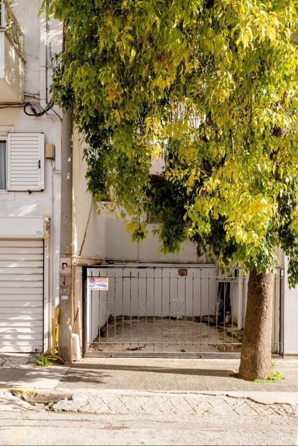 Loft With Private Parking Apartment Athena Bagian luar foto